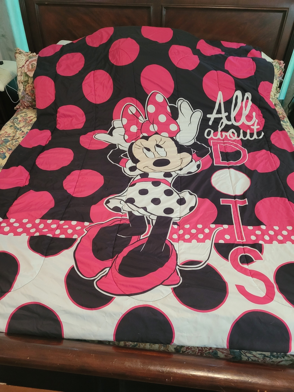 Disney Minnie Mouse Pink & Black Polka Dot Comforter